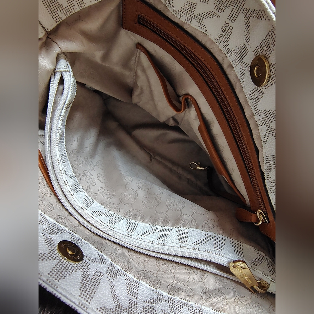 Michael Kors Harper North South Signature Large Vanilla & Brown Logo Tote Bag - Picture 6 of 9